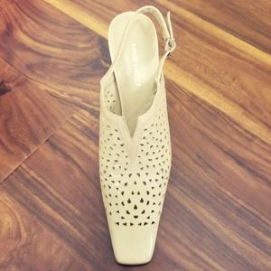Nine West Womens Beige Slingback Leather Shoes Size 7.5